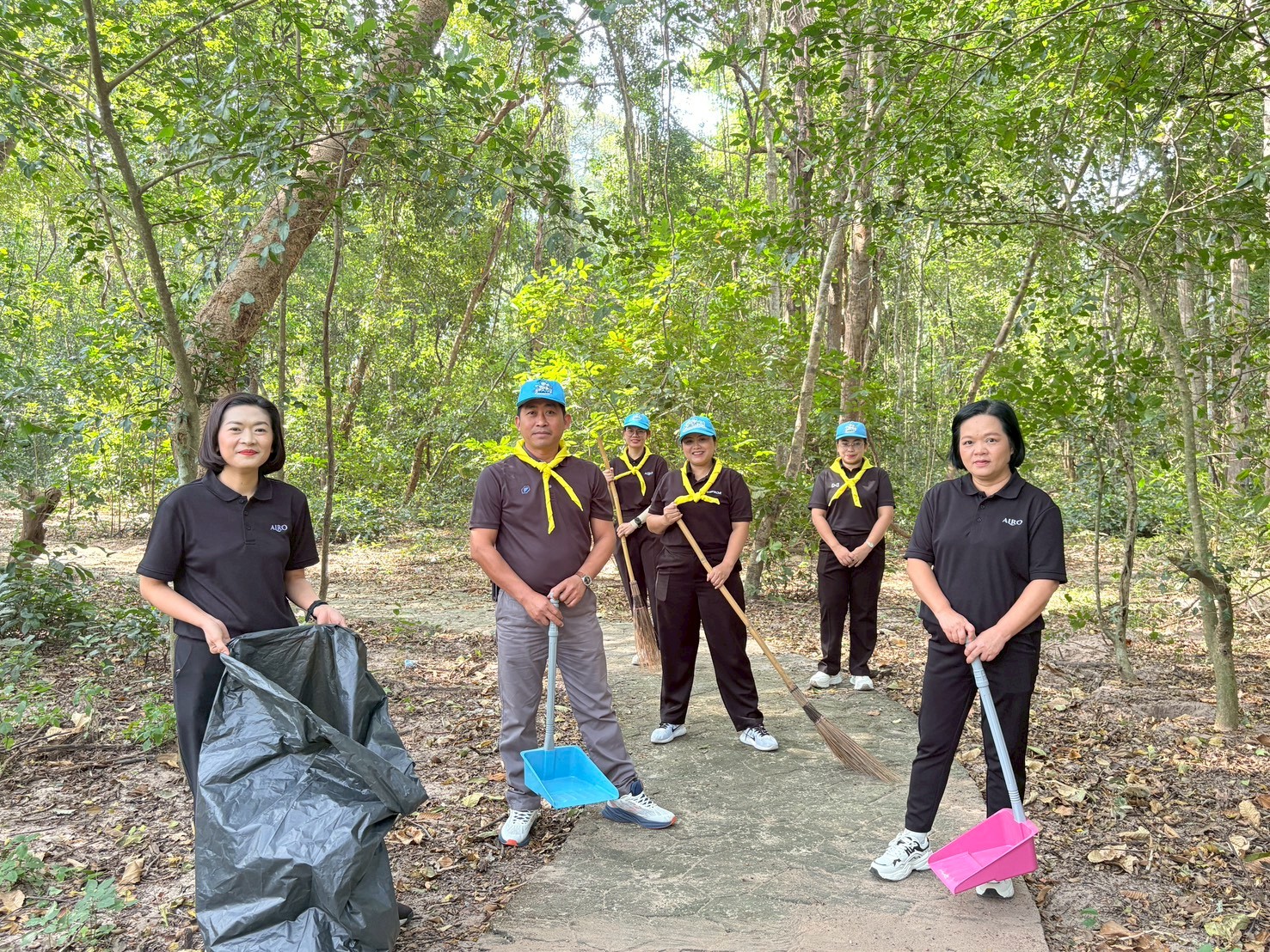 title - ส.ป.ก.ยโสธร ร่วมกิจกรรมจิตอาสาพัฒนา เพื่อถวายเป็นพระราชกุศล น้อมสำนึกในพระมหากรุณาธิคุณ สมเด็จพระนางเจ้าสิริกิติ์  พระบรมราชินีนาถ พระบรมราชชนนีพันปีหลวง